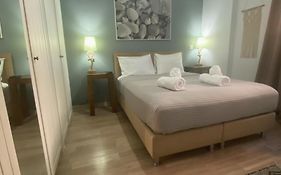 Marina Zeas Seaside Studio-Marinaq